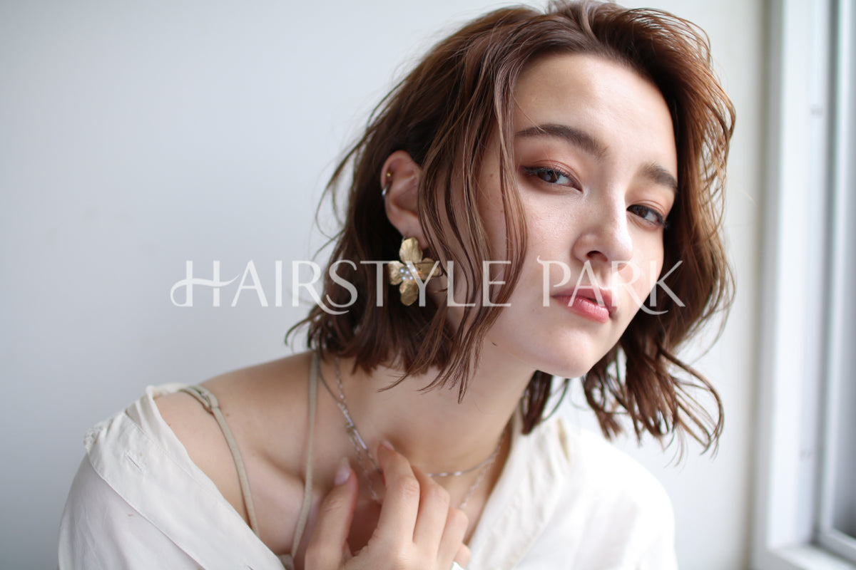 PrettyBoombo ヘアスタイル写真PhotoNo:101-1 (1) [ミディアム,切りっぱなしボブ,レディース,クール /  かっこいい,外国人風,カット,カラー,パーマ, ]-ヘアスタイルパーク-