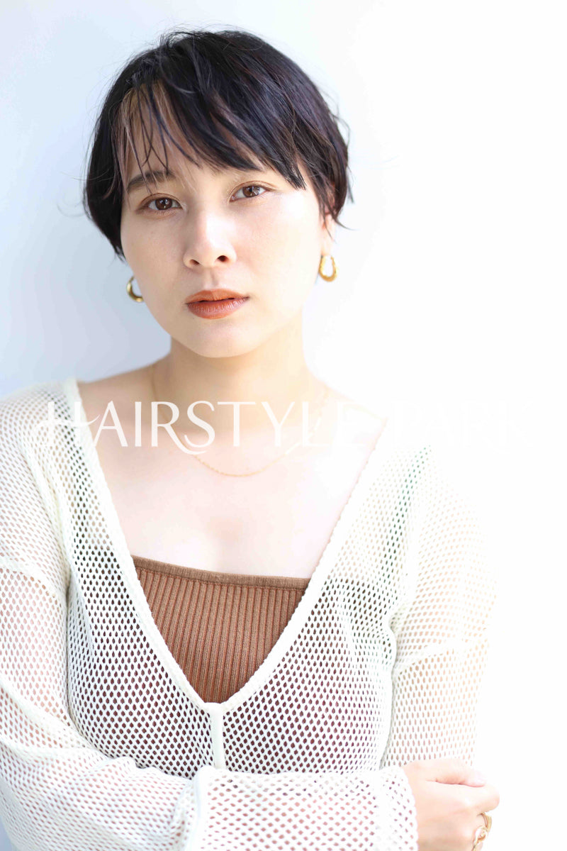 ヘアスタイル写真PhotoNo:260-1 (1) [ショート,レディース,ナチュラル,カット,縦型 ]