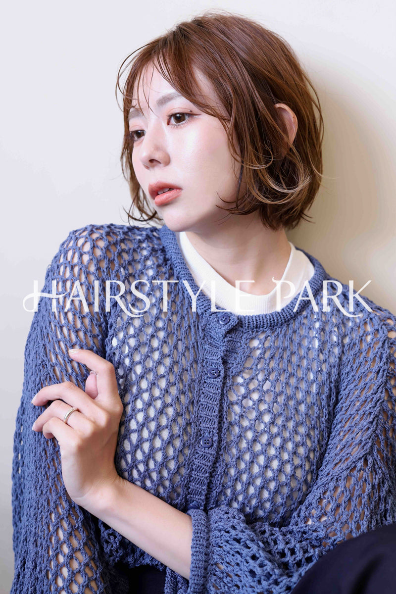 ヘアスタイル写真PhotoNo:272-2 (1) [ミディアム,レディース,オフィス / コンサバ,カット,ストレートパーマ,縦型 ]