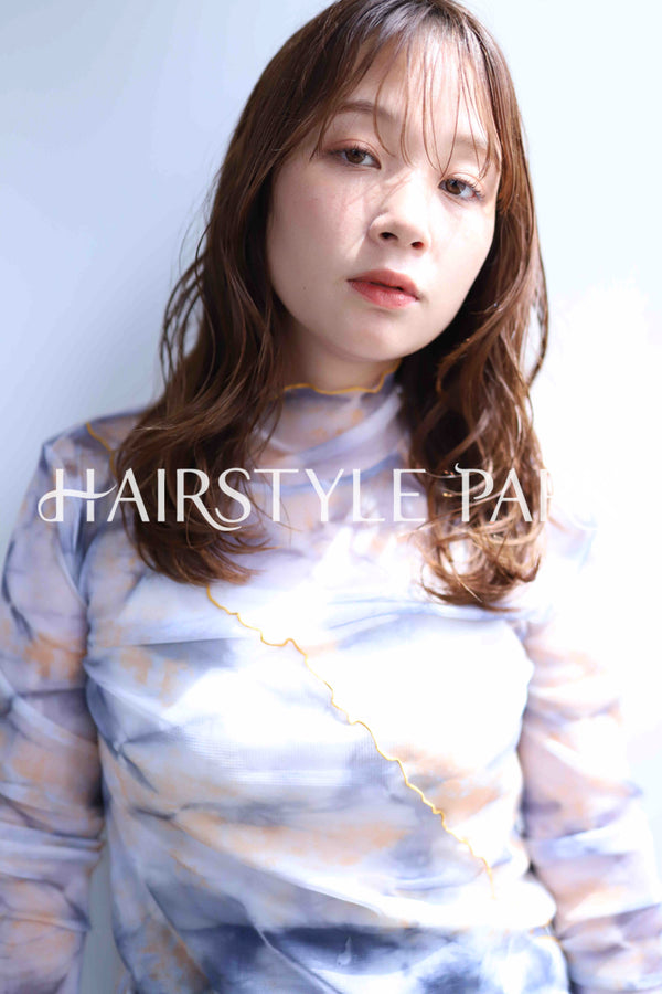 ヘアスタイル写真PhotoNo:305-3 (1) [ロング,レディース,ナチュラル,モテ・愛され,カラー,パーマ,縦型 ]