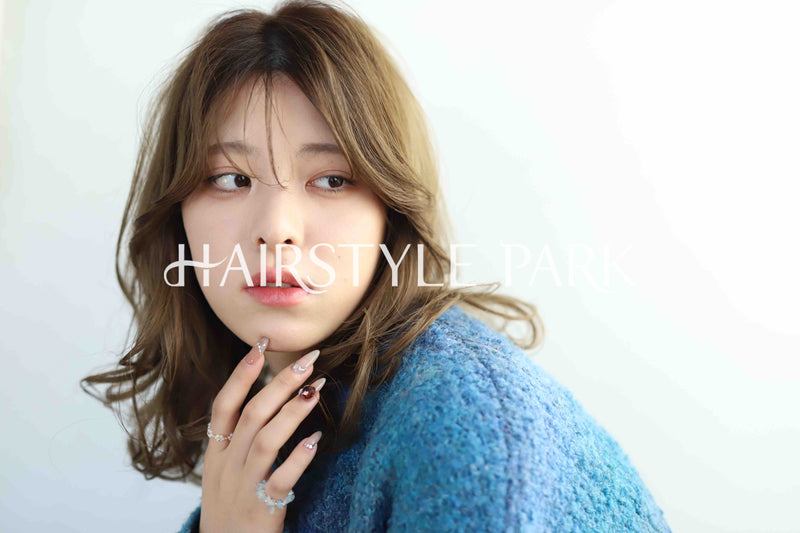 ヘアスタイル写真PhotoNo:330-1 (5) [ロング,レディース,オフィス / コンサバ,パーマ,縦型 ]