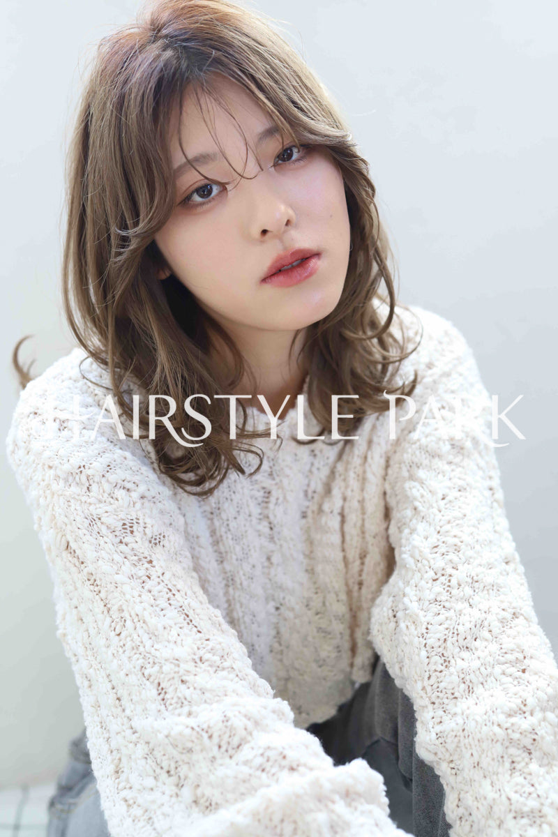 ヘアスタイル写真PhotoNo:330-2 (13) [ロング,レディース,オフィス / コンサバ,パーマ,縦型 ]