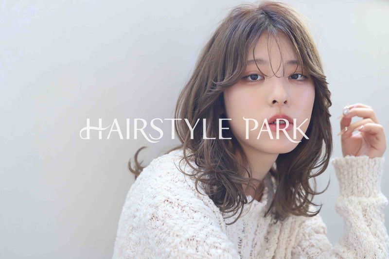 ヘアスタイル写真PhotoNo:330-2 (17) [ロング,レディース,オフィス / コンサバ,パーマ,縦型 ]