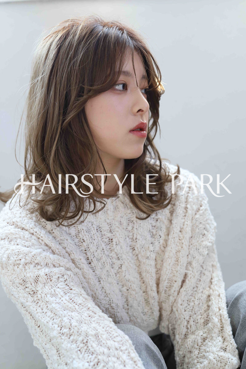 ヘアスタイル写真PhotoNo:330-2 (1) [ロング,レディース,オフィス / コンサバ,パーマ,縦型 ]