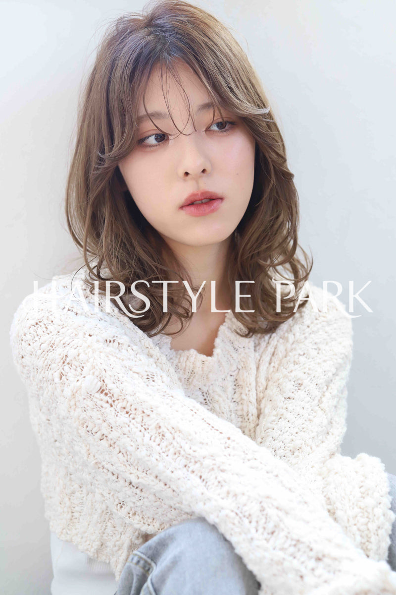 ヘアスタイル写真PhotoNo:330-2 (26) [ロング,レディース,オフィス / コンサバ,パーマ,縦型 ]