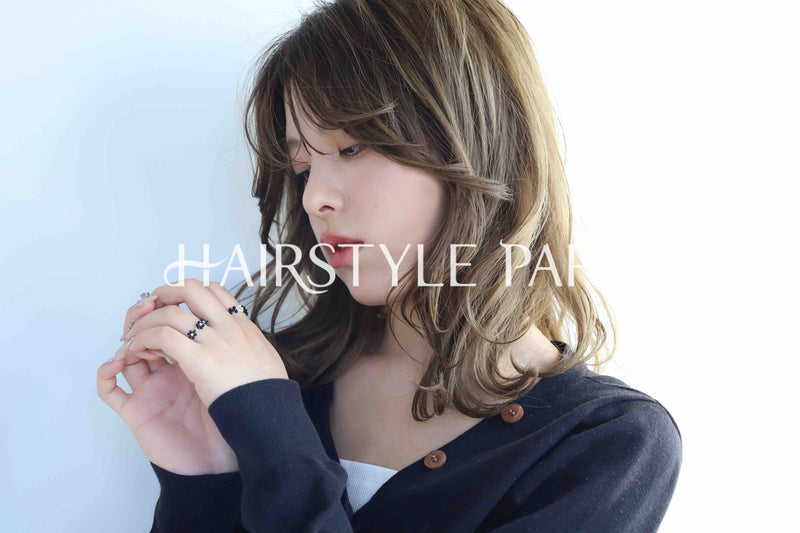 ヘアスタイル写真PhotoNo:330-3 (16) [ロング,レディース,オフィス / コンサバ,パーマ,縦型 ]