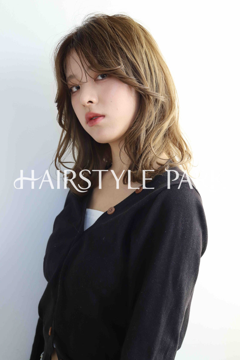 ヘアスタイル写真PhotoNo:330-3 (4) [ロング,レディース,オフィス / コンサバ,パーマ,縦型 ]