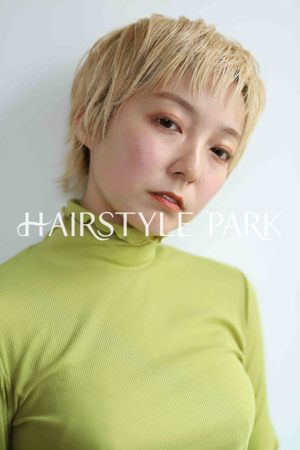 ヘアスタイル写真PhotoNo:331-2 (18) [ショート,ベリーショート,レディース,カジュアル,カラー,ダブルカラー,縦型 ]