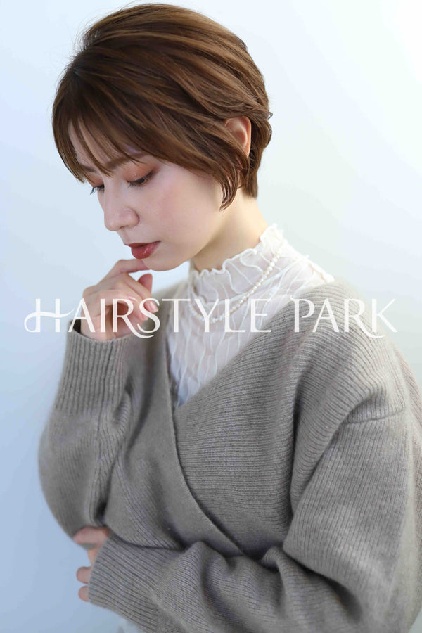 ヘアスタイル写真PhotoNo:335-1 (13) [ショート,レディース,ナチュラル,オフィス / コンサバ,カット,縦型 ]