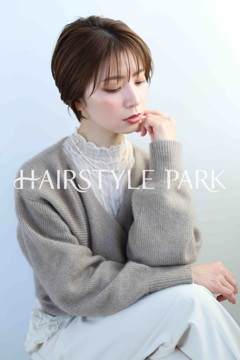 ヘアスタイル写真PhotoNo:335-1 (2) [ショート,レディース,ナチュラル,オフィス / コンサバ,カット,縦型 ]