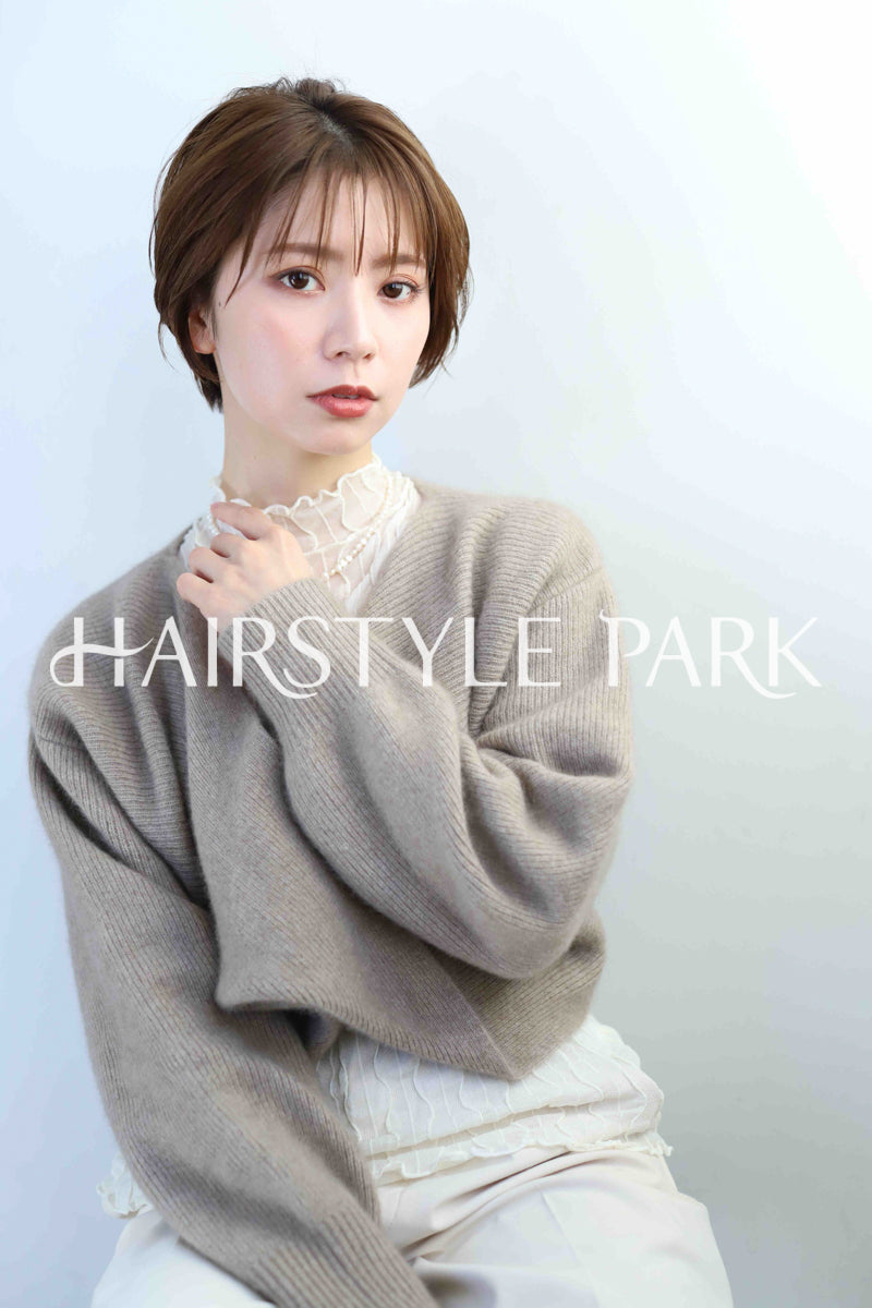 ヘアスタイル写真PhotoNo:335-1 (5) [ショート,レディース,ナチュラル,オフィス / コンサバ,カット,縦型 ]