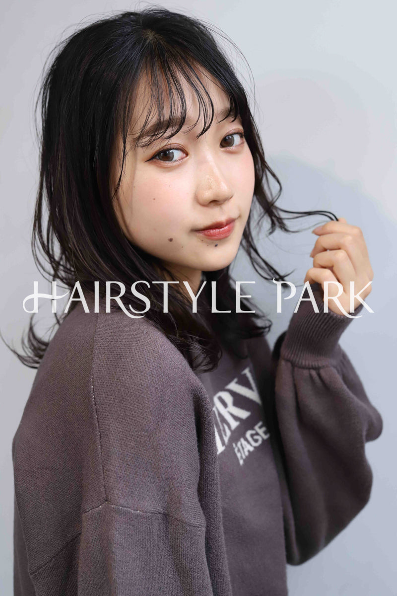ヘアスタイル写真PhotoNo:352-1 (19) [ミディアムロング,レディース,ナチュラル,オフィス / コンサバ,カット,縦型 ]