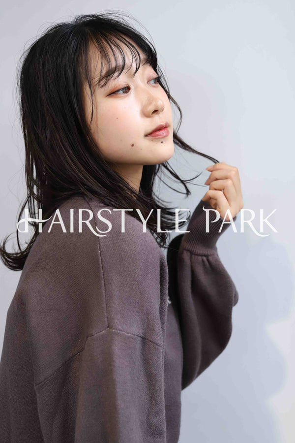 ヘアスタイル写真PhotoNo:352-1 (20) [ミディアムロング,レディース,ナチュラル,オフィス / コンサバ,カット,縦型 ]