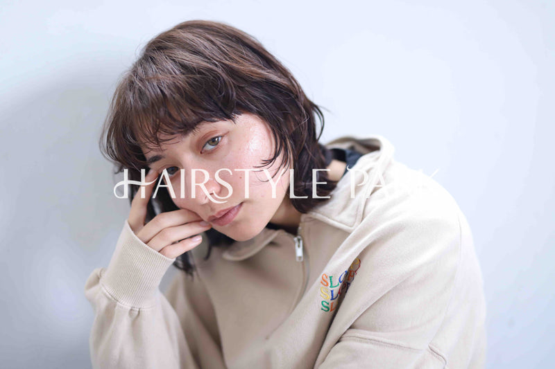 ヘアスタイル写真PhotoNo:354-3 (21) [ミディアム,レディース,モテ・愛され,カジュアル,外国人風,カット,カラー,縦型 ]