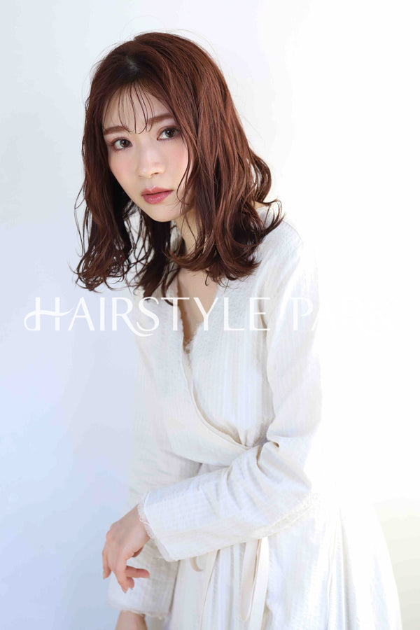 ヘアスタイル写真PhotoNo:355-1 (20) [ロング,レディース,オフィス / コンサバ,カラー,パーマ,縦型 ]