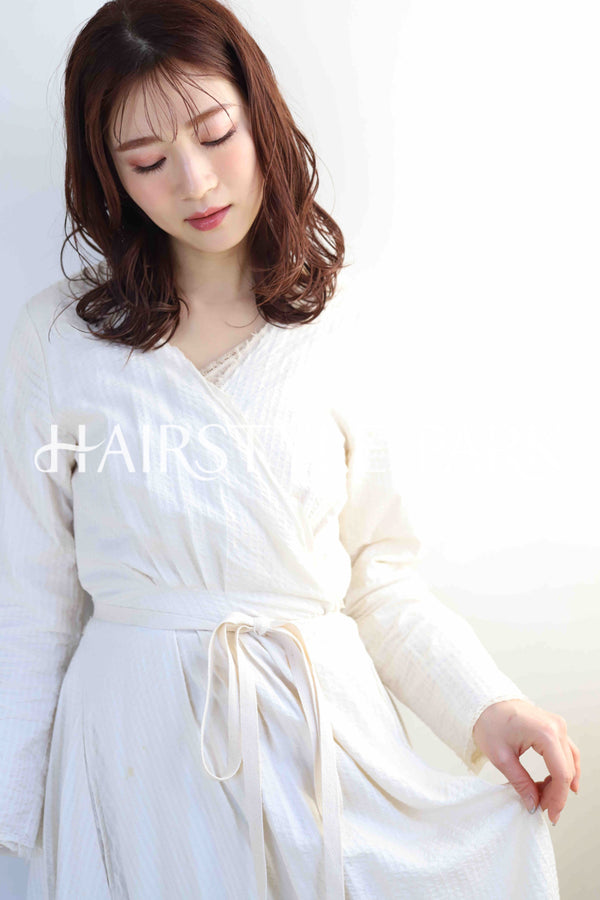ヘアスタイル写真PhotoNo:355-1 (4) [ロング,レディース,オフィス / コンサバ,カラー,パーマ,縦型 ]