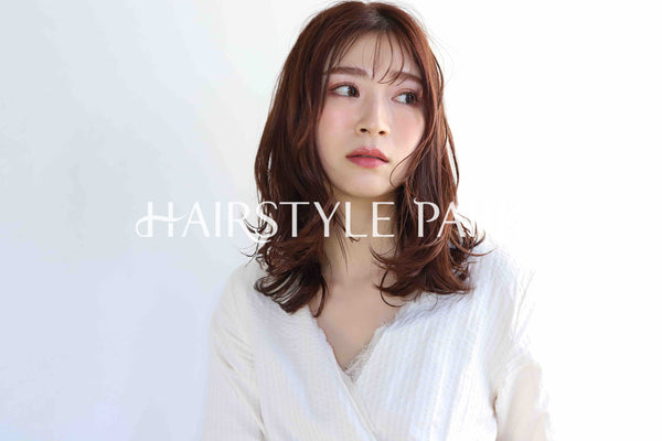 ヘアスタイル写真PhotoNo:355-2 (4) [ロング,レディース,オフィス / コンサバ,カラー,パーマ,縦型 ]
