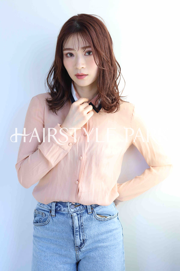 ヘアスタイル写真PhotoNo:355-3 (1) [ロング,レディース,オフィス / コンサバ,カラー,パーマ,縦型 ]