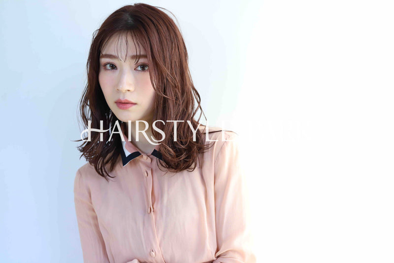 ヘアスタイル写真PhotoNo:355-3 (2) [ロング,レディース,オフィス / コンサバ,カラー,パーマ,縦型 ]