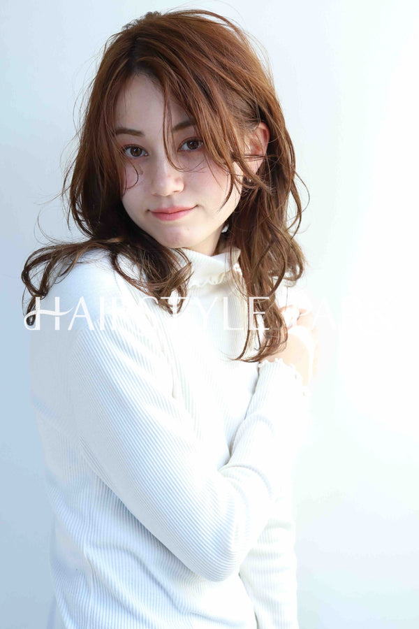 ヘアスタイル写真PhotoNo:357-3 (23) [ロング,レディース,ナチュラル,カラー,パーマ,縦型 ]