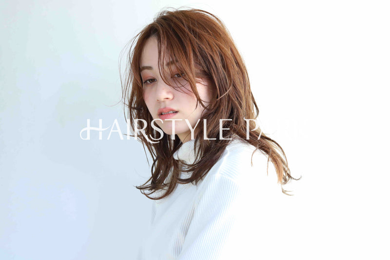 ヘアスタイル写真PhotoNo:357-3 (8) [ロング,レディース,ナチュラル,カラー,パーマ,縦型 ]