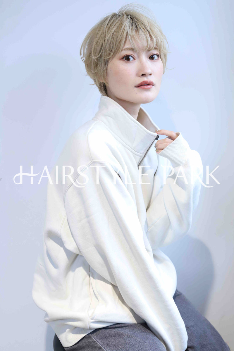 ヘアスタイル写真PhotoNo:359-2 (4) [ショートミディアム,レディース,カジュアル,カット,カラー,ダブルカラー,縦型 ]