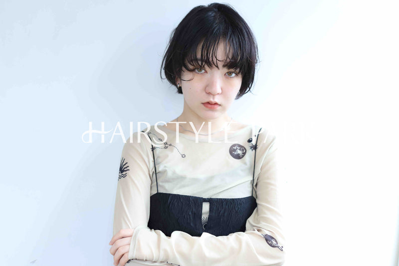 ヘアスタイル写真PhotoNo:366-3 (18) [ショート,レディース,モード,カジュアル,カット,パーマ,縦型 ]