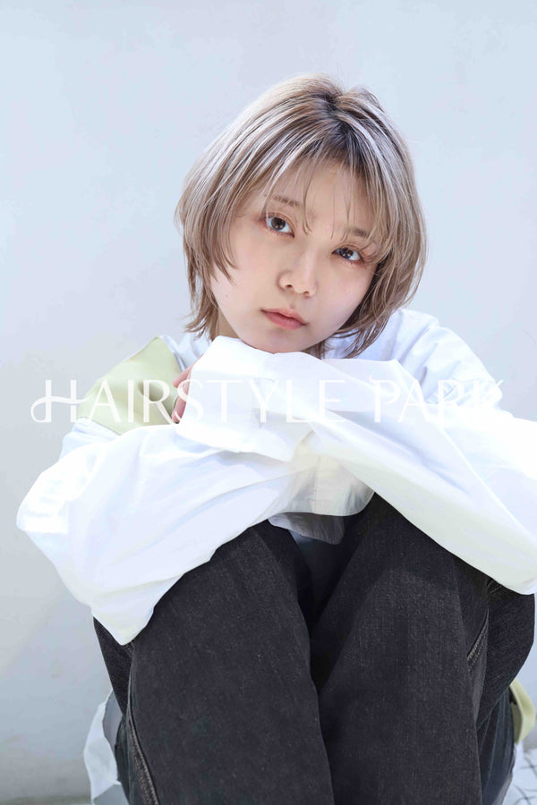 ヘアスタイル写真PhotoNo:367-3 (18) [ショートミディアム,レディース,カジュアル,カット,ダブルカラー,縦型 ]