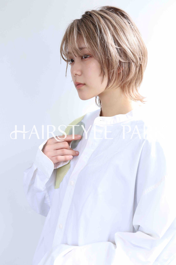ヘアスタイル写真PhotoNo:367-3 (1) [ショートミディアム,レディース,カジュアル,カット,ダブルカラー,縦型 ]