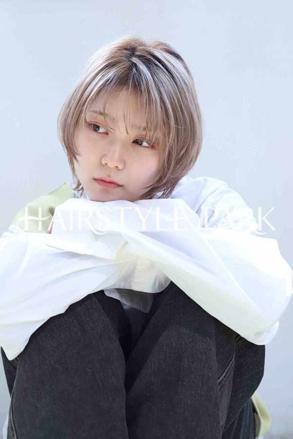 ヘアスタイル写真PhotoNo:367-3 (20) [ショートミディアム,レディース,カジュアル,カット,ダブルカラー,縦型 ]