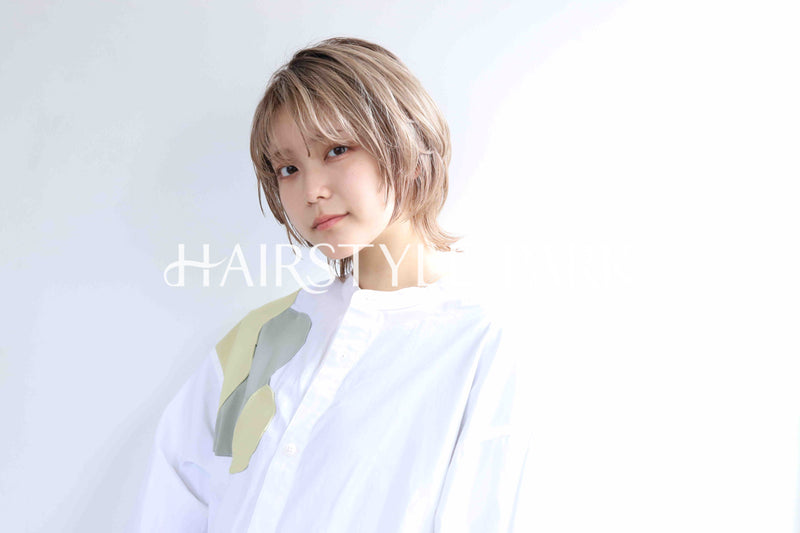 ヘアスタイル写真PhotoNo:367-3 (3) [ショートミディアム,レディース,カジュアル,カット,ダブルカラー,縦型 ]