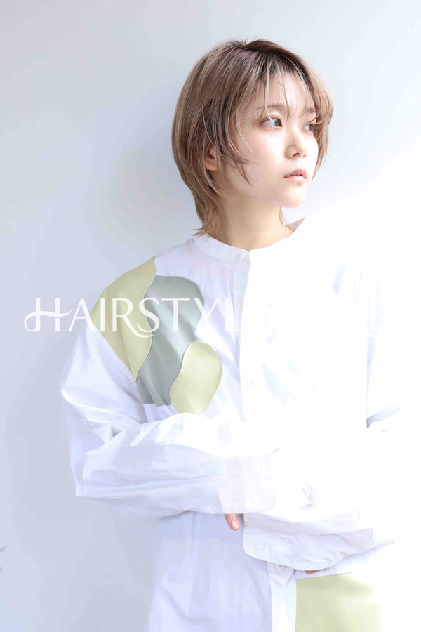 ヘアスタイル写真PhotoNo:367-3 (4) [ショートミディアム,レディース,カジュアル,カット,ダブルカラー,縦型 ]