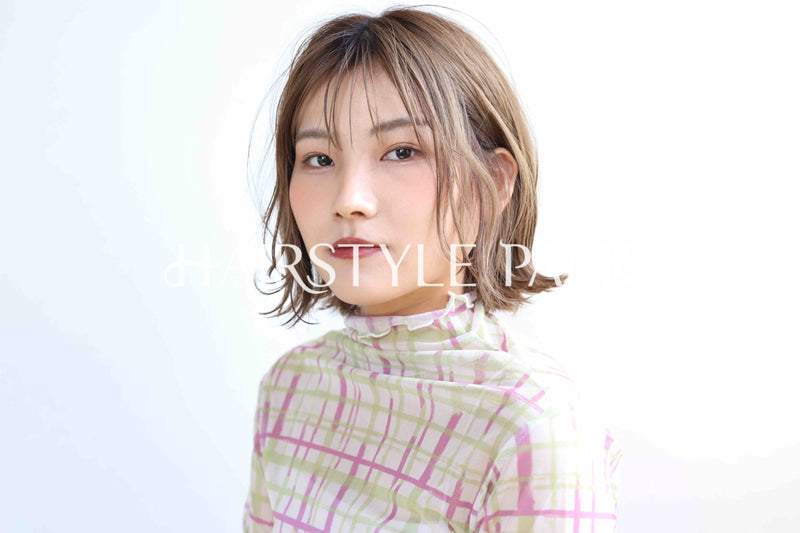 ヘアスタイル写真PhotoNo:368-1 (1) [ミディアム,レディース,ナチュラル,モテ・愛され,カラー,ダブルカラー,縦型 ]