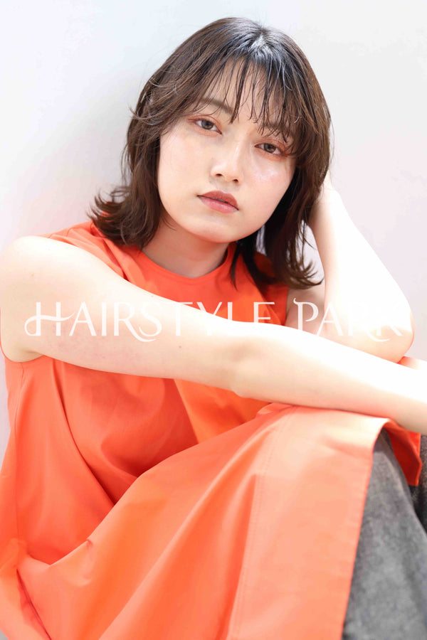 ヘアスタイル写真PhotoNo:369-2 (1) [ミディアム,レディース,カジュアル,カラー,パーマ,縦型 ]