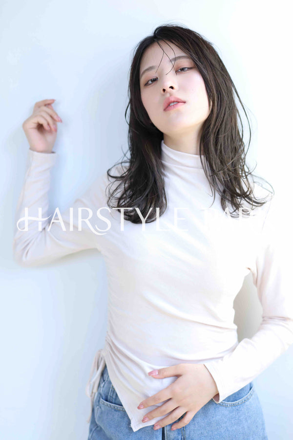 ヘアスタイル写真PhotoNo:370-2 (12) [ロング,レディース,モード,カジュアル,クール / かっこいい,カット,パーマ,縦型 ]