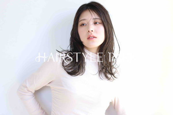 ヘアスタイル写真PhotoNo:370-2 (4) [ロング,レディース,モード,カジュアル,クール / かっこいい,カット,パーマ,縦型 ]