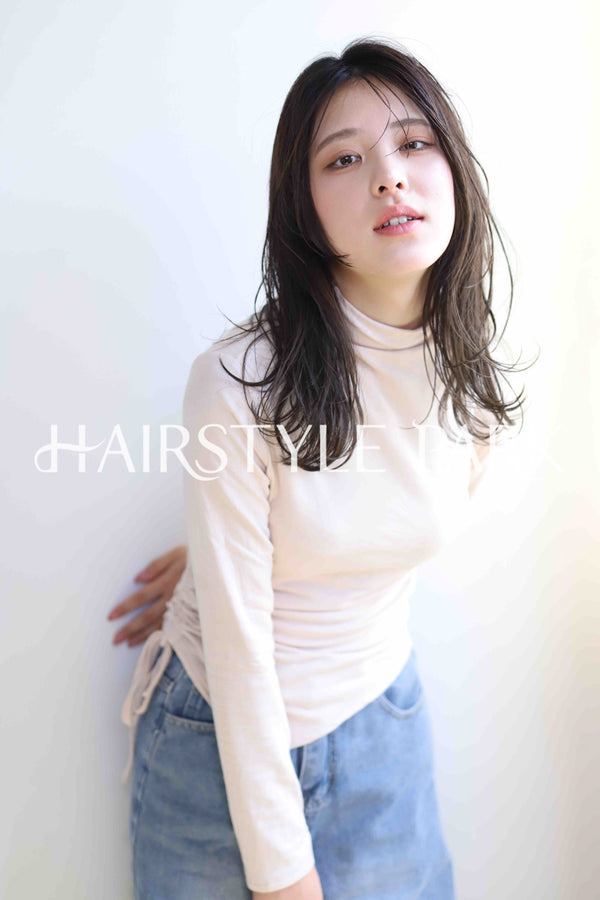 ヘアスタイル写真PhotoNo:370-2 (8) [ロング,レディース,モード,カジュアル,クール / かっこいい,カット,パーマ,縦型 ]