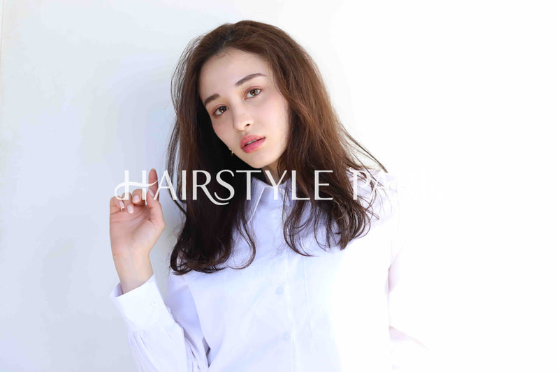 ヘアスタイル写真PhotoNo:371-1 (15) [ロング,レディース,ナチュラル,オフィス / コンサバ,クール / かっこいい,カット,パーマ,縦型 ]