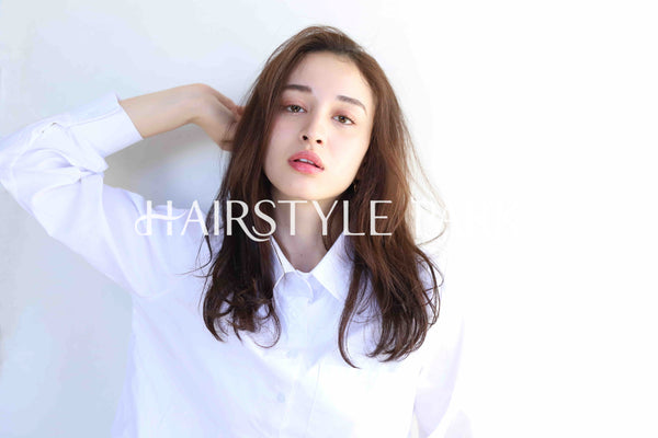 ヘアスタイル写真PhotoNo:371-1 (1) [ロング,レディース,ナチュラル,オフィス / コンサバ,クール / かっこいい,カット,パーマ,縦型 ]