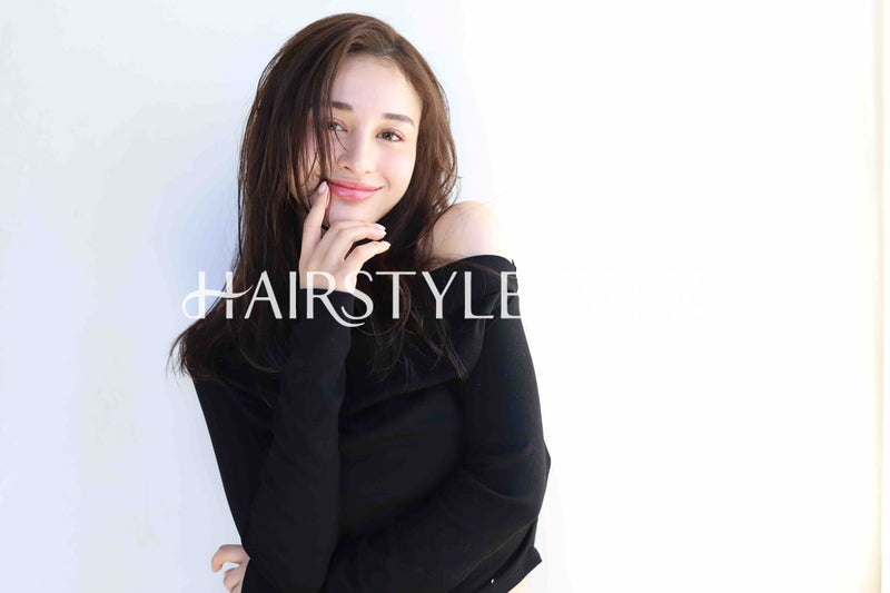 ヘアスタイル写真PhotoNo:371-2 (6) [ロング,レディース,ナチュラル,オフィス / コンサバ,クール / かっこいい,カット,パーマ,縦型 ]