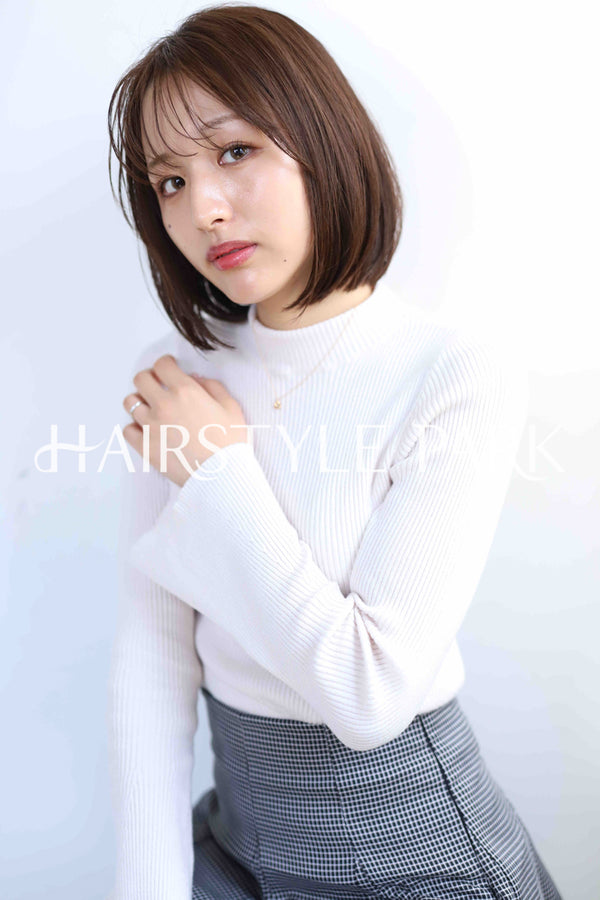 ヘアスタイル写真PhotoNo:373-1 (4) [ミディアム,レディース,ナチュラル,オフィス / コンサバ,カジュアル,カット,カラー,縦型 ]
