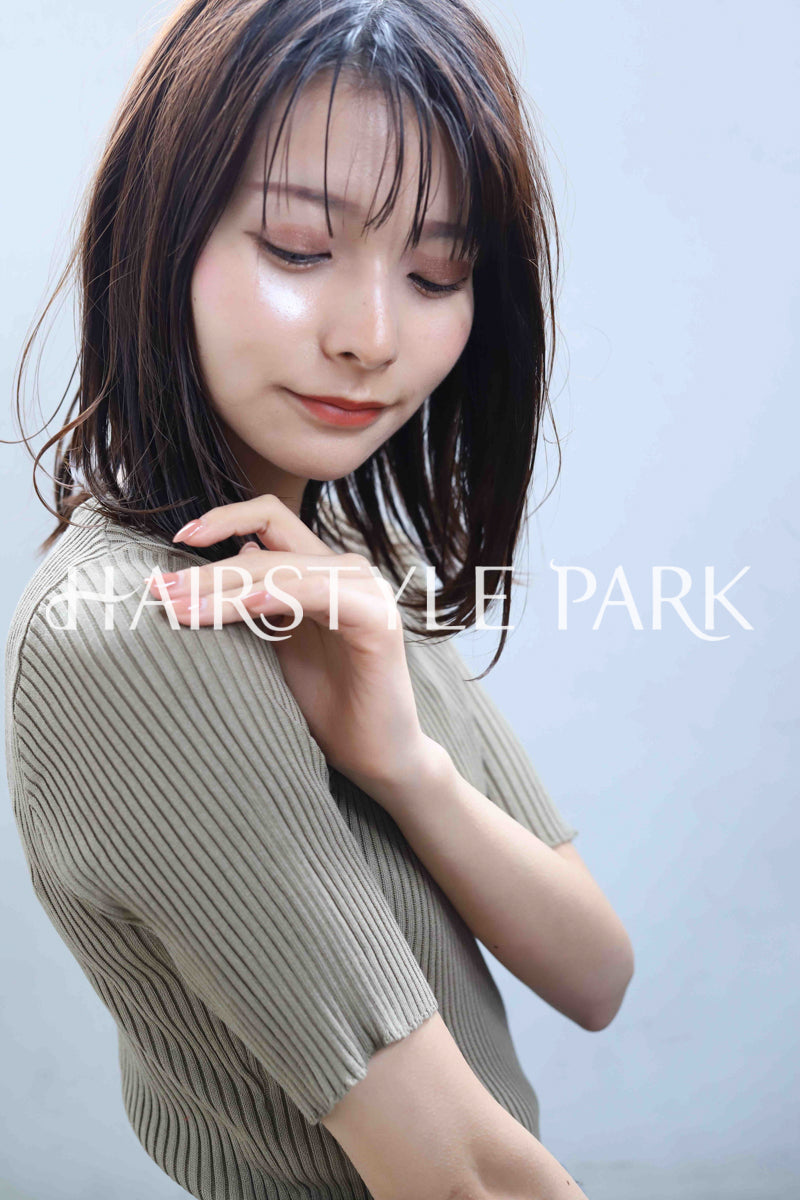 ヘアスタイル写真PhotoNo:374-4 (19) [ミディアムロング,レディース,ナチュラル,オフィス / コンサバ,クール / かっこいい,カット,カラー,縦型 ]