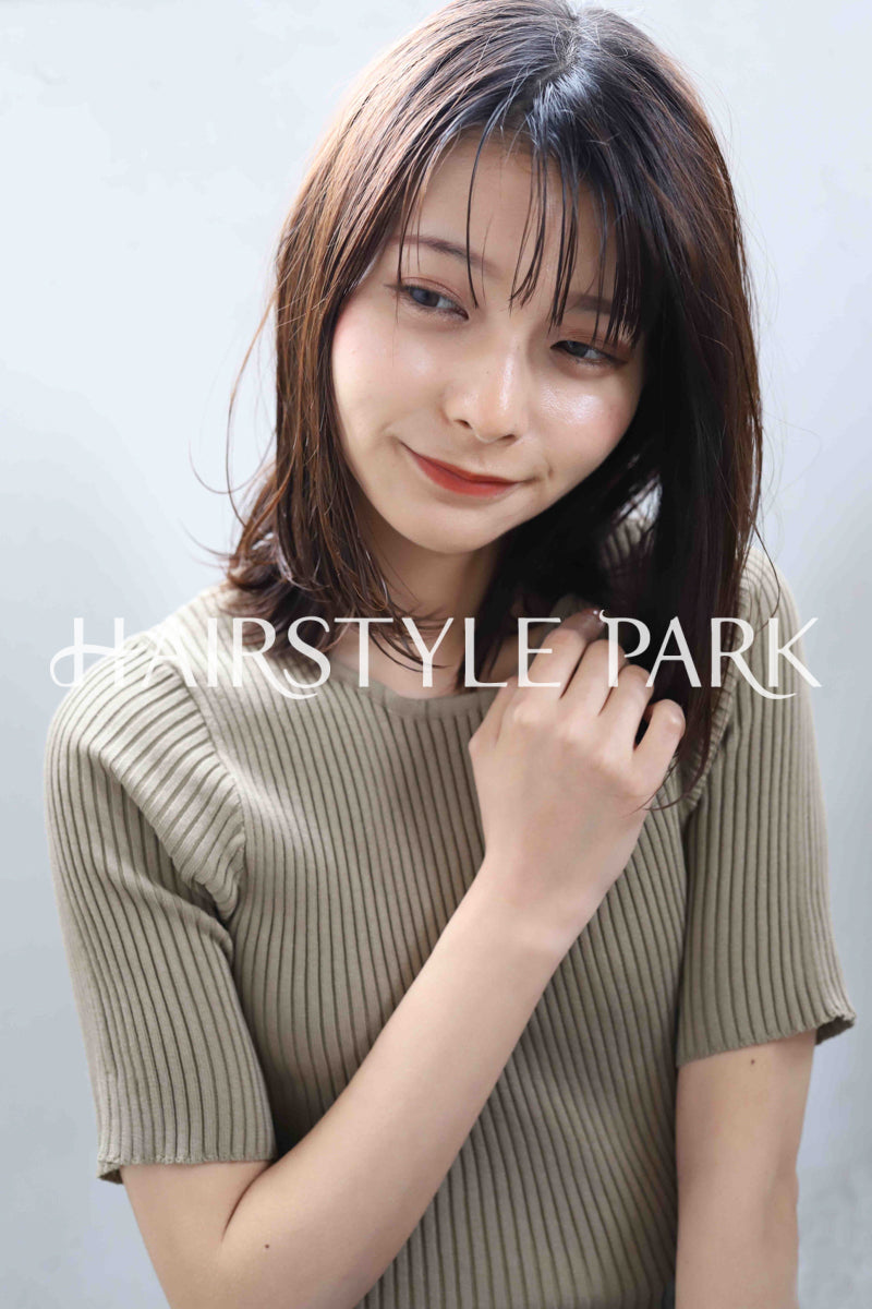 ヘアスタイル写真PhotoNo:374-4 (5) [ミディアムロング,レディース,ナチュラル,オフィス / コンサバ,クール / かっこいい,カット,カラー,縦型 ]