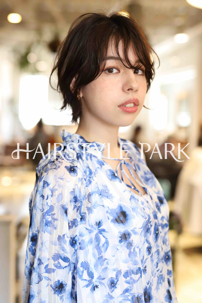 ヘアスタイル写真PhotoNo:376-2 (32) [ショートミディアム,レディース,モテ・愛され,カジュアル,カット,カラー,パーマ,縦型 ]