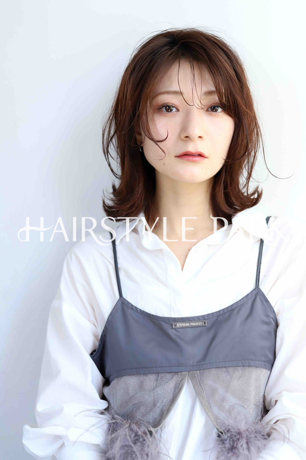 ヘアスタイル写真PhotoNo:379-1 (2) [ミディアム,レディース,ナチュラル,モテ・愛され,カット,カラー,縦型 ]