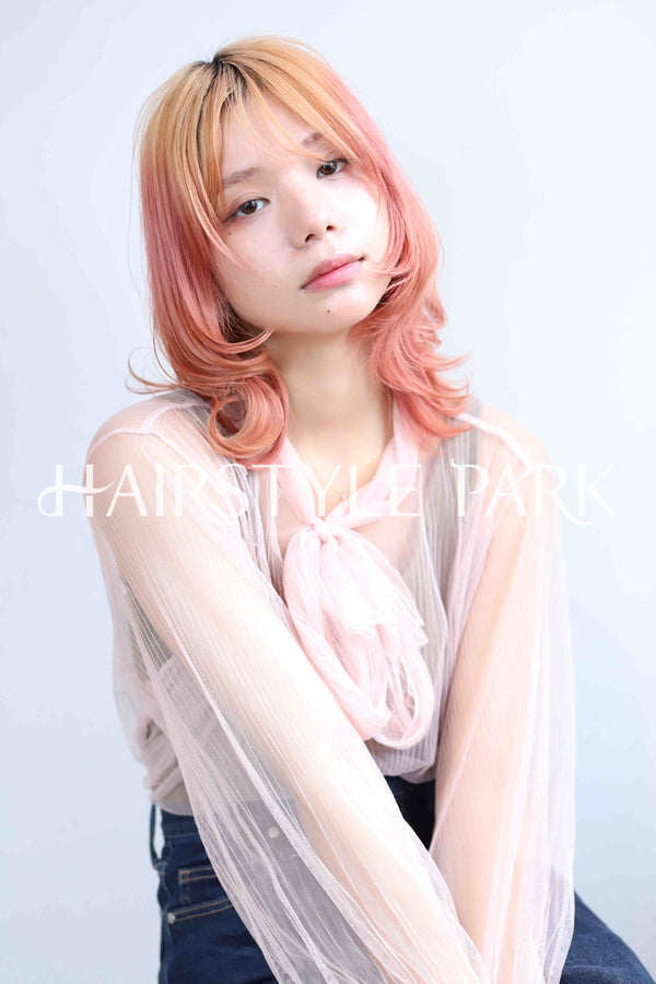 ヘアスタイル写真PhotoNo:381-2 (1) [ミディアム,レディース,カジュアル,外国人風,カット,カラー,ダブルカラー,縦型 ]
