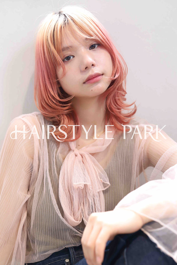 ヘアスタイル写真PhotoNo:381-2 (20) [ミディアム,レディース,カジュアル,外国人風,カット,カラー,ダブルカラー,縦型 ]