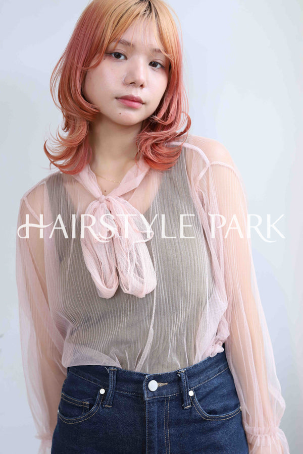 ヘアスタイル写真PhotoNo:381-2 (9) [ミディアム,レディース,カジュアル,外国人風,カット,カラー,ダブルカラー,縦型 ]