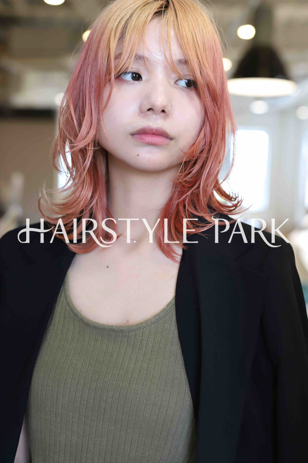 ヘアスタイル写真PhotoNo:381-3 (17) [ミディアム,レディース,カジュアル,外国人風,カット,カラー,ダブルカラー,縦型 ]