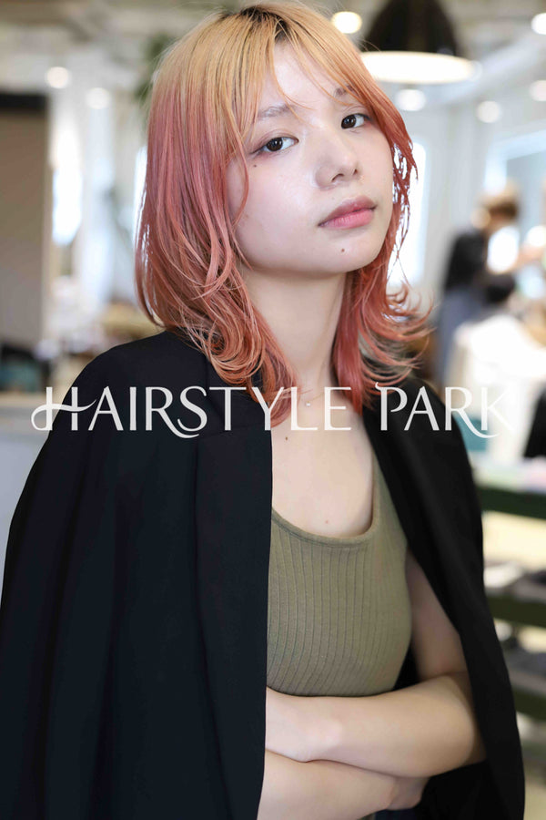 ヘアスタイル写真PhotoNo:381-3 (18) [ミディアム,レディース,カジュアル,外国人風,カット,カラー,ダブルカラー,縦型 ]